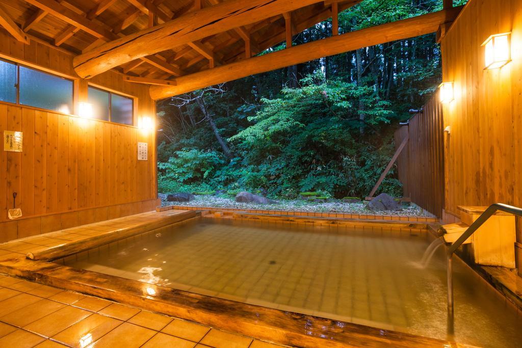 Mikunitoge Onsen Oyado Honjin Hotel Yuzawa  Exterior photo
